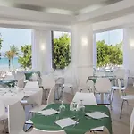 哇啦海滩酒店 3*