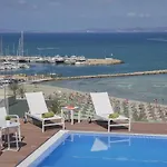 哇啦海滩酒店 酒店