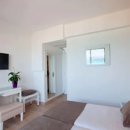 Whala!beach Hotel 3*