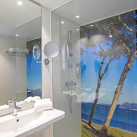 Whala!beach Hotel 3*